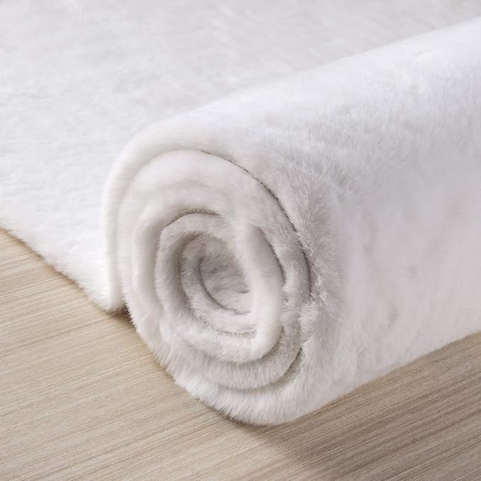 Ashler Faux Fur Rug, Ultra Soft Faux Rabbit Fur, White Area Rugs, 3 x 3 Feet Round, Machine Washable Nursery Decor Throw Rugs for Bedroom, Kids Room, Living Room