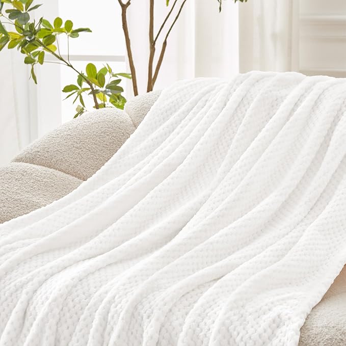 Exclusivo Mezcla Fleece Bed Blanket Twin Size, Super Soft and Warm Blankets for Couch, Sofa and Bed Waffle Textured, Cozy, Fuzzy and Lightweight (Pure White, 90x66 Inches)
