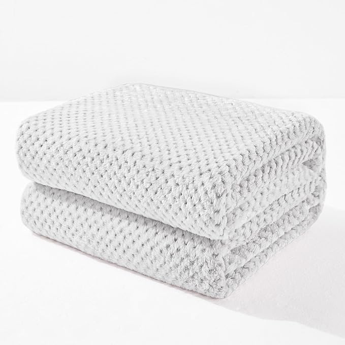 Exclusivo Mezcla Fleece Bed Blanket King Size, Super Soft and Warm Blankets for Couch, Sofa and Bed Waffle Textured, Cozy, Fuzzy and Lightweight (Heather Light Grey, 90x104 Inches)