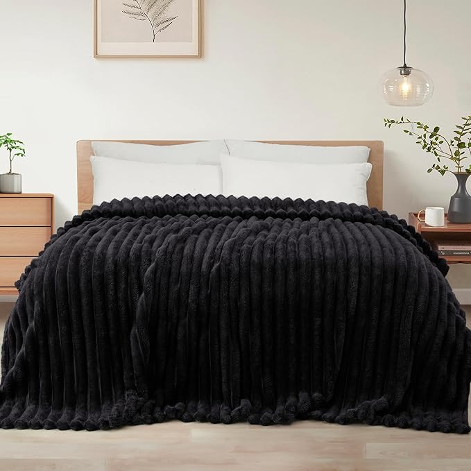 Exclusivo Mezcla Twin Size Flannel Fleece Blanket, Super Soft Striped Jacquard Bed Blanket, Lightweight Fuzzy Cozy for All Seasons, 60x80 Inches, Black