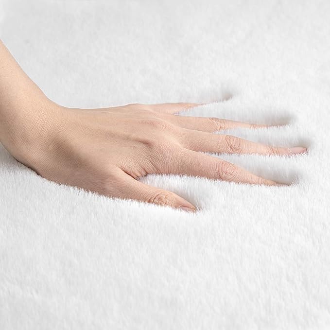 Ashler Faux Fur Rug, Ultra Soft Faux Rabbit Fur, White Area Rugs, 6 x 9 Feet Rectangle, Machine Washable Nursery Decor Throw Rugs for Bedroom, Kids Room, Living Room