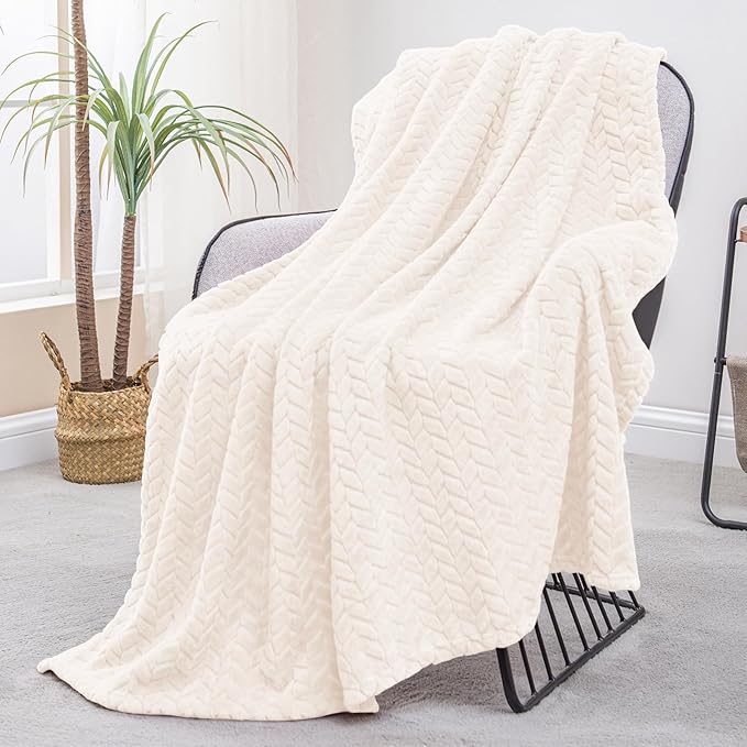 Exclusivo Mezcla Fleece Throw Blanket for Couch and Bed, 50x70 Inches Soft Cozy Jacquard Flannel Blankets, Lightweight Fuzzy Plush Warm Throws for Women, Off White