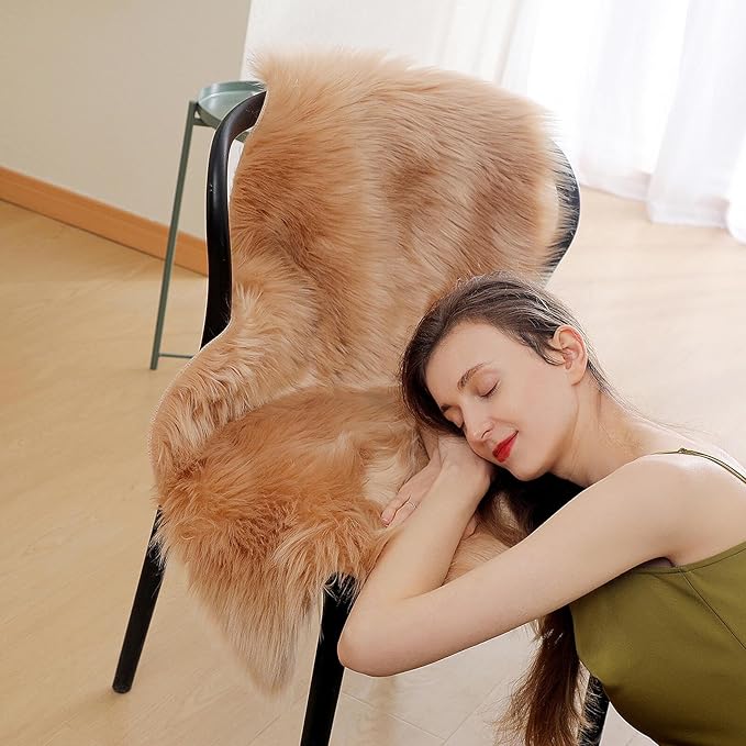 linmopm Faux Fur Rug Sheepskin Shag Fluffy Fuzzy Beige 2x3 ft Small Rugs for Bedroom Bedside Bed Floor Living Room Plush High-Density Cushion Carpet Super Sofa Cover