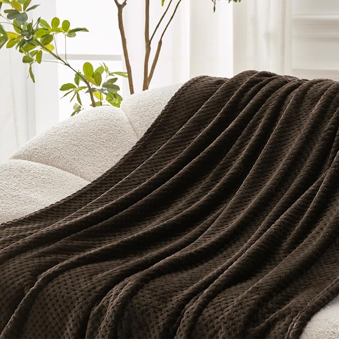 Exclusivo Mezcla Fleece Bed Blanket Twin Size, Super Soft and Warm Blankets for Couch, Sofa and Bed Waffle Textured, Cozy, Fuzzy and Lightweight (Coffee, 90x66 Inches)