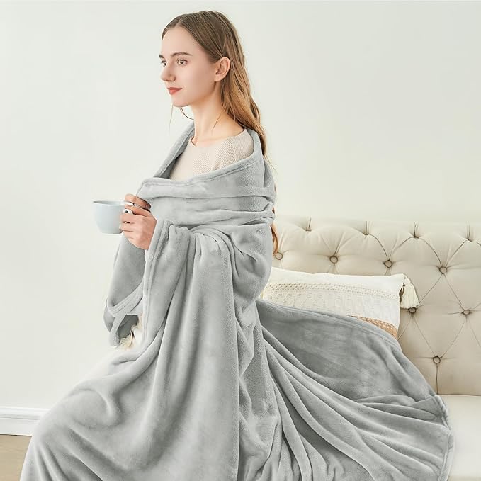 BEDELITE Fleece Blanket Light Grey Throw Blankets for Couch & Bed, Luxury Plush Cozy Fuzzy 50x60 inches, Super Soft Warm Lightweight Throw for Travel Camping