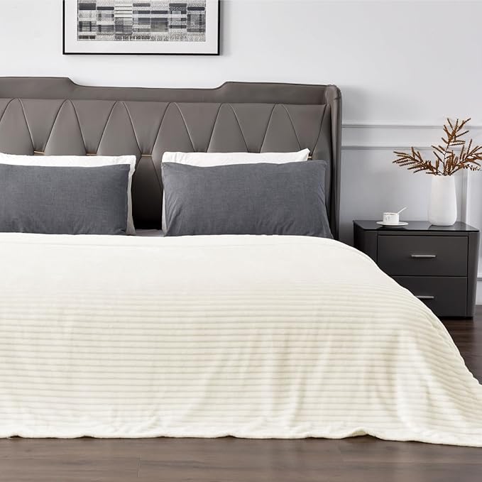 BEDELITE Fleece Blanket Full Size – 3D Ribbed Jacquard Soft and Warm Decorative Fuzzy Blankets – Cozy, Fluffy, Plush Lightweight Throw Blankets for Couch, Bed, Sofa(Cream, 84x90 inches)