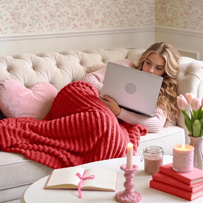 BEDELITE Fleece Throw Blanket for Couch – 3D Ribbed Jacquard Soft and Warm Decorative Fuzzy Blanket – Cozy, Fluffy, Plush Lightweight Red Throw Blankets for Bed, Sofa, 50x60 inches