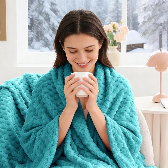 BEDELITE Fleece Throw Blanket for Couch & Bed - 3D Jacquard Decorative Teal Blanket, Super Soft and Cozy Warm Fuzzy Blanket All Seasons Suitable, 50x60Inches