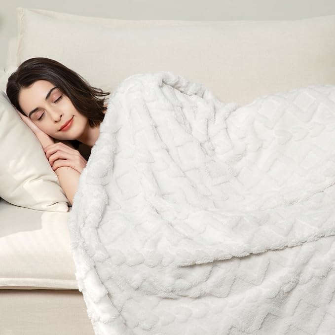 Aganear Flannel Throw Blanket - Cozy Soft Lightweight Fuzzy Flannel Throw Blanket for Women Warm Decorative Present for All Seasons, Portable Throw Blankets for Couch, Sofa, Bed, Car(50"x60", White)