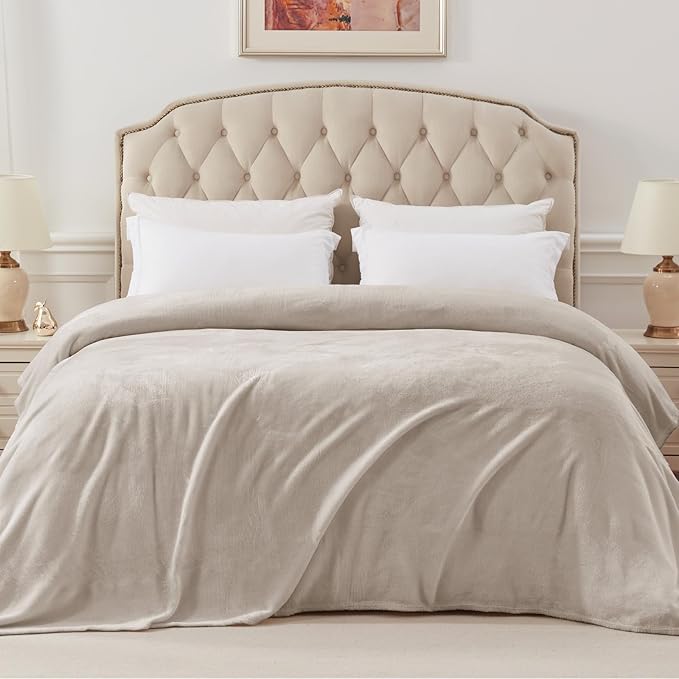Exclusivo Mezcla Fleece Blanket Twin Size for Bed, Super Soft and Warm, All Season, Cozy, Plush, Lightweight, 60x80 Inches Camel