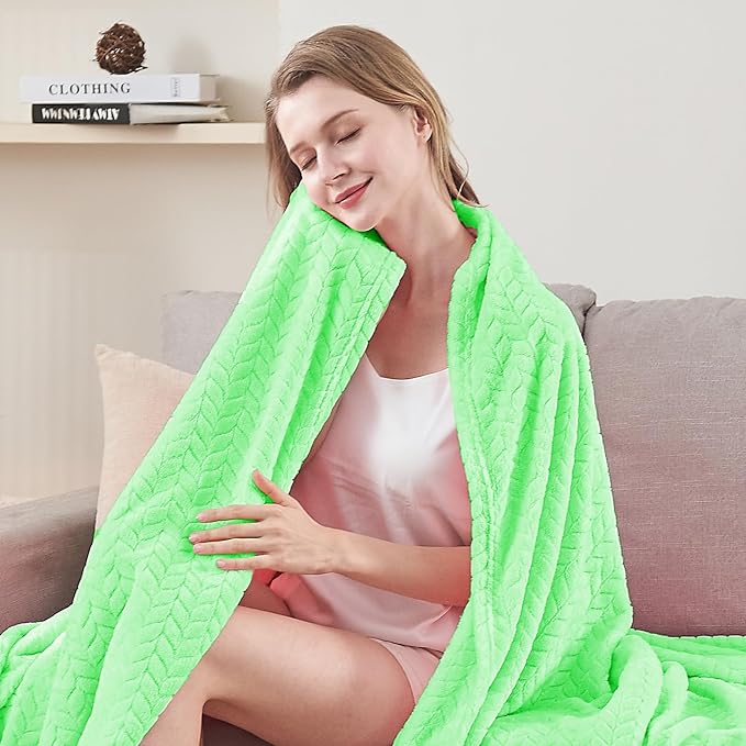 inhand Mint Green Fleece Throw Blanket for Couch, Super Soft Flannel Blanket, Lightweight Fuzzy Blankets Sofa Bed Office, Washable Cozy Plush Fleece Blankets&Throw for All Season(50x60 Inches)