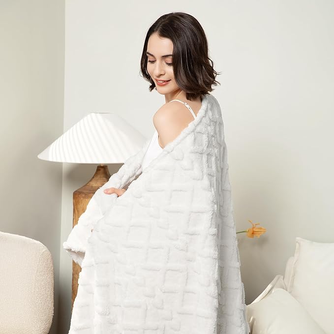 Aganear Flannel Throw Blanket - Cozy Soft Lightweight Fuzzy Flannel Throw Blanket for Women Warm Decorative Present for All Seasons, Portable Throw Blankets for Couch, Sofa, Bed, Car(50"x60", White)