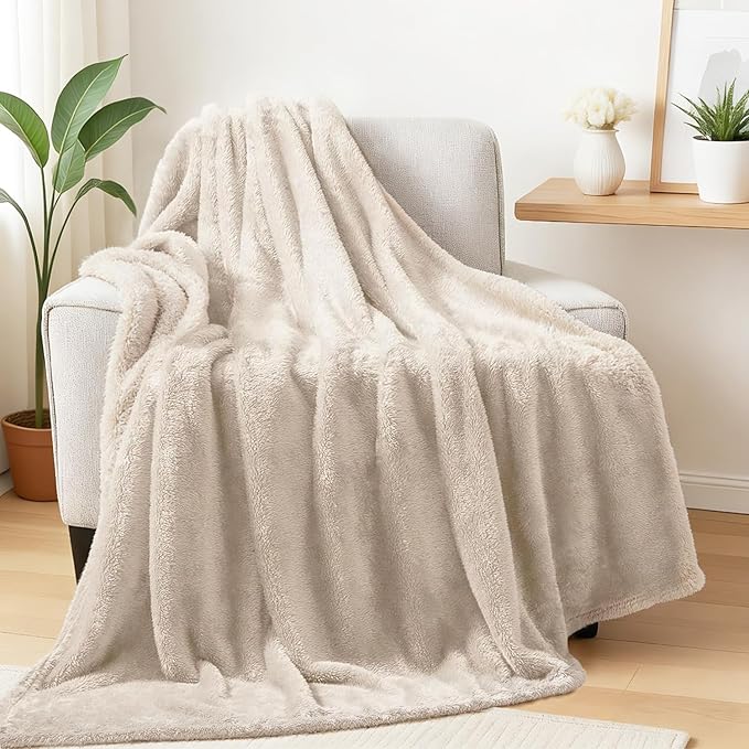 Exclusivo Mezcla Plush Fuzzy Fleece Throw Blanket Extra Large, Super Soft, Fluffy and Warm Blankets for Couch, Bed, All Season (Beige, 50x70 inches)