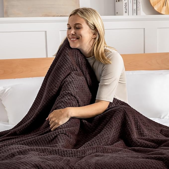 Exclusivo Mezcla Fleece Bed Blanket Twin Size, Super Soft and Warm Blankets for Couch, Sofa and Bed Waffle Textured, Cozy, Fuzzy and Lightweight (Coffee, 90x66 Inches)