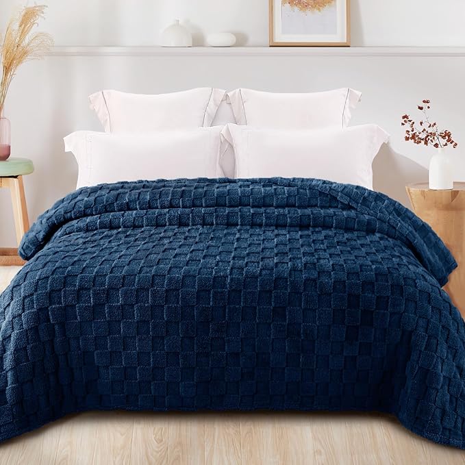 Exclusivo Mezcla King Size Flannel Fleece Blanket, Super Soft and Warm Lightweight Checkered Pattern Blankets for All Seasons, 90x104 Inches, Navy Blue