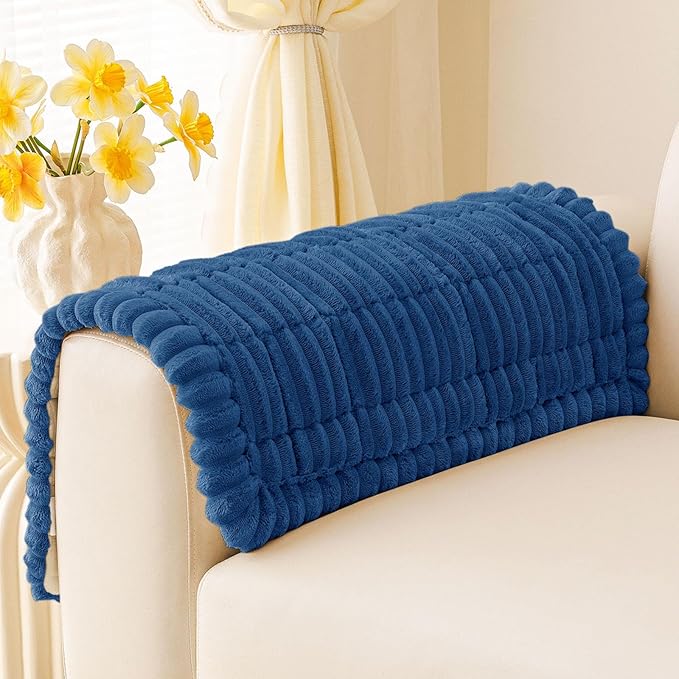hyha Couch Covers for Dogs Washable, Non Slip Plush Dog Sofa Protectors, Fuzzy Pet Couch Covers for 3 Cushion Sofa Pet Friendly (Navy Blue, 27.6" x 27.6")
