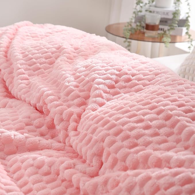 Puncuntex Light Pink Throw Blanket 60"×80" inches Fuzzy 3D Jacquard Decorative Flannel Fleece Super Soft Plush Cozy Blanket for Couch Sofa Chair Lightweight