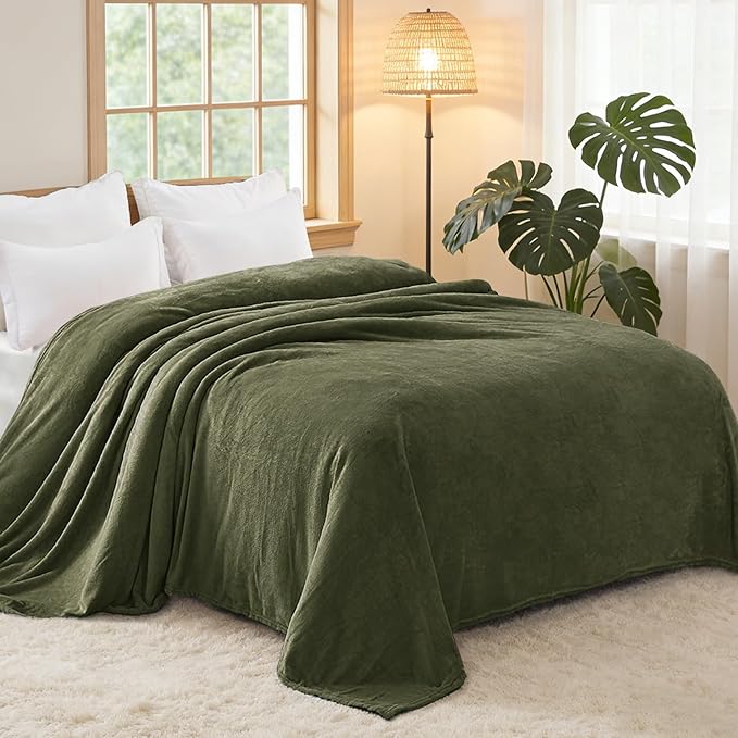 Exclusivo Mezcla Fleece Blankets Queen Size for Bed, Super Soft and Warm, All Season, Cozy, Plush, Lightweight, 90x90 Inches, Olive Green