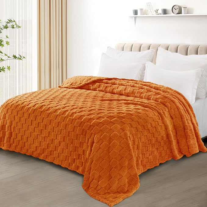 Exclusivo Mezcla Twin Size Flannel Fleece Blanket, Super Soft and Warm Lightweight Checkered Pattern Blanket for All Seasons, 60x80 Inches, Burnt Orange