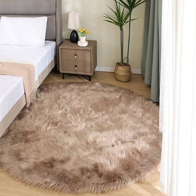 Latepis Light Brown Beige Round Area Rugs 5ft Faux Fur Fuzzy Rugs for Bedroom Washable Shag Rug for Living Room Floor Plush Rug Room Décor