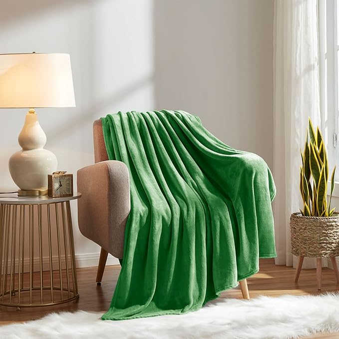 KMUSET Fleece Blanket Throw Size Emerald Lightweight Super Soft Cozy Luxury Bed Blanket Microfiber