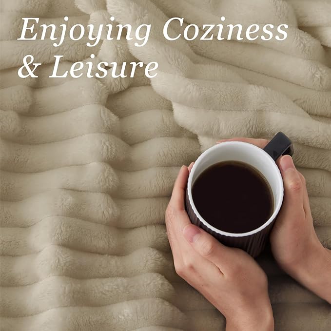 BEDELITE Fleece Throw Blanket for Couch - 300GSM Soft & Warm Fluffy Linen Blanket, Decorative and Giftable Striped Blankets for Women, Men, 50"x70"