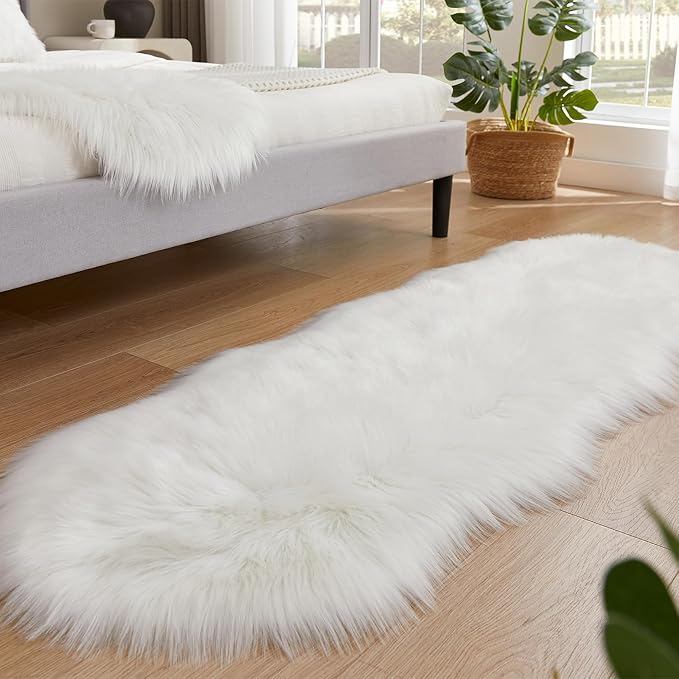 EasyJoy Ultra Soft Fluffy Shaggy Area Rug Faux Fur Rug Chair Cover Seat Pad Fuzzy Area Rug for Bedroom Floor Sofa Living Room (2 x 6 ft Sheepskin, White)