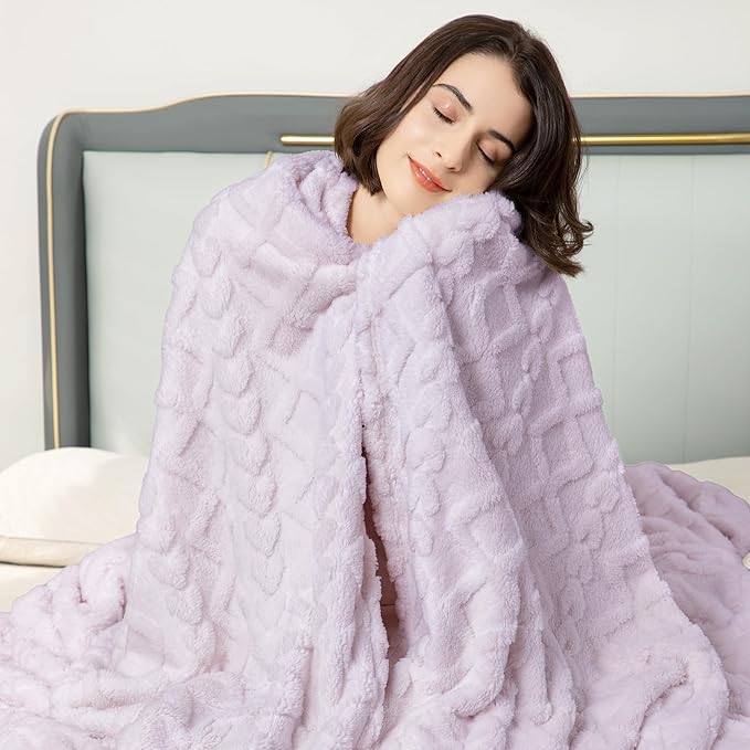 Aganear Flannel Throw Blanket - Cozy Soft Fuzzy Throw Blanket for Women Portable Throw Blankets for Couch, Warm Present for Birthday, Christmas, Halloween, Housewarming(50"x60")