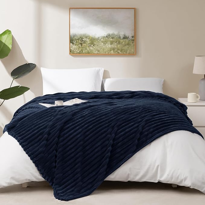 HIMEET Navy Blue Ribbed Twin Blanket for Bed - 300GSM Lightweight Soft Fleece Blanket for Men Women, Blankets Graduation Birthday Gifts, Striped Spring Home School Dorm Decor, Navy Blue, 60x80 Inches