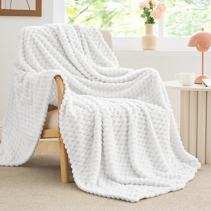 BEDELITE Fleece Blanket Twin Size for Bed Couch, 3D Jacquard Decorative White Throw Blanket, Soft and Cozy Warm Plush Fuzzy Throw All Seasons Suitable, 60x80Inches