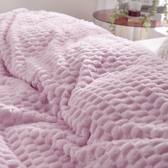 Puncuntex Light Purple Throw Blanket 60"×80" inches Fuzzy 3D Jacquard Decorative Flannel Fleece Super Soft Plush Cozy Blanket for Couch Sofa Chair Lightweight
