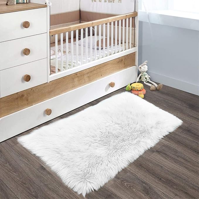 Latepis White Sheepskin Rug 2x3 Faux Fur Sheepskin Rug for Living Room Fluffy Washable Rugs for Bedroom Luxury Room Decor Furry Rugs Rectangle