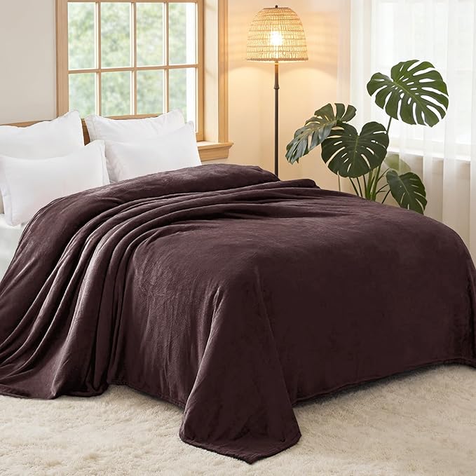 Exclusivo Mezcla Fleece Blanket King Size for Bed, Super Soft and Warm, All Season, Cozy, Plush, Lightweight, 90x104 Inches, Coffee