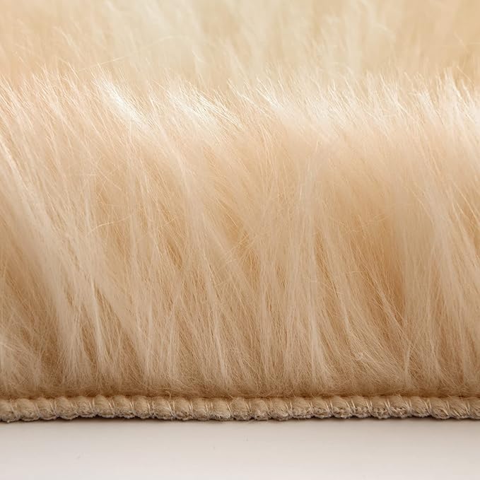 MIULEE Luxury Super Soft Fluffy Area Rug Faux Fur Cloud Shape Rug Decorative Plush Shaggy Carpet for Bedside Sofa Floor Nursery 2 x 3 Feet, Light Yellow