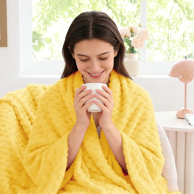 BEDELITE Fleece Blanket - 3D Jacquard Decorative Light Yellow Twin Blankets for Couch & Bed, Soft and Cozy Warm Plush Fluffy Blanket All Seasons Suitable, 60x80Inches