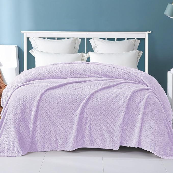 Exclusivo Mezcla Fleece Queen Size Blanket for Bed, 90x90 Inches Soft Cozy Jacquard Flannel Blankets, Lightweight Fuzzy Plush Warm for Women, Lilac Purple