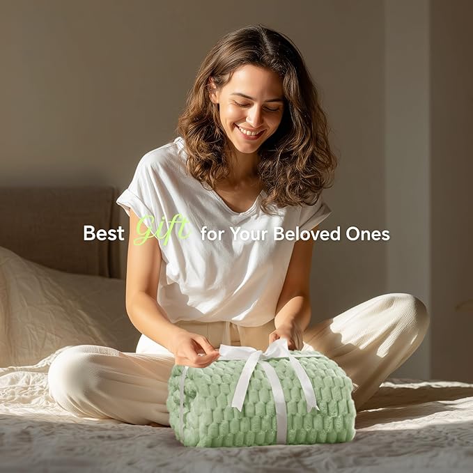 BEDELITE Fleece Blanket - 3D Jacquard Decorative Sage Green Twin Blankets for Couch & Bed, Soft and Cozy Warm Plush Fluffy Blanket All Seasons Suitable, 60x80Inches