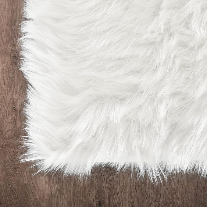 Latepis White Faux Fur Sheepskin Rug 4x6 for Living Room, Fuzzy Rugs Fluffy Washable Rug for Bedroom, Playroom, Luxury Room Decor, Rectangle