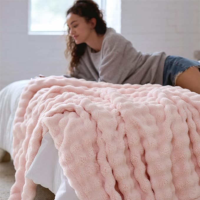 Bedsure 3D Fleece Bubble Blanket for Couch - GentleSoft Pink Throw Blanket for Sofa Bed Room Decor - Luxury Soft Cozy Spring Gifts for Kids Girls, Lightweight, Crystal Pink, 50"×60"