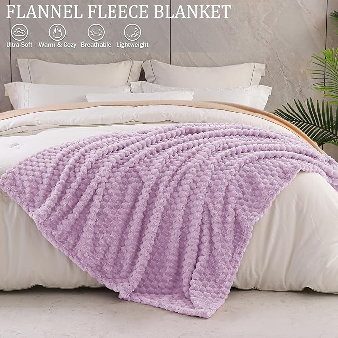 Exclusivo Mezcla Fleece Throw Blanket for Couch, Extra Large Fuzzy Lilac Purple Bed Blankets, Soft Cozy Plush Sofa Throws for All Seasons, 50x70 Inches