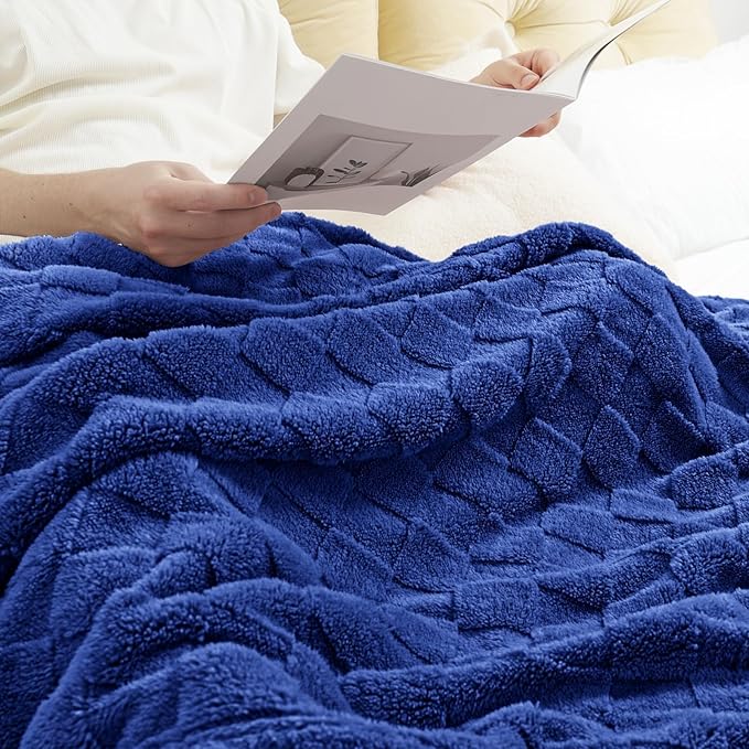 Exclusivo Mezcla Fleece Throw Blanket for Couch,Super Soft and Warm Lightweight Checkered Pattern Blankets for All Seasons, 50x60 Inches, Cobalt Blue
