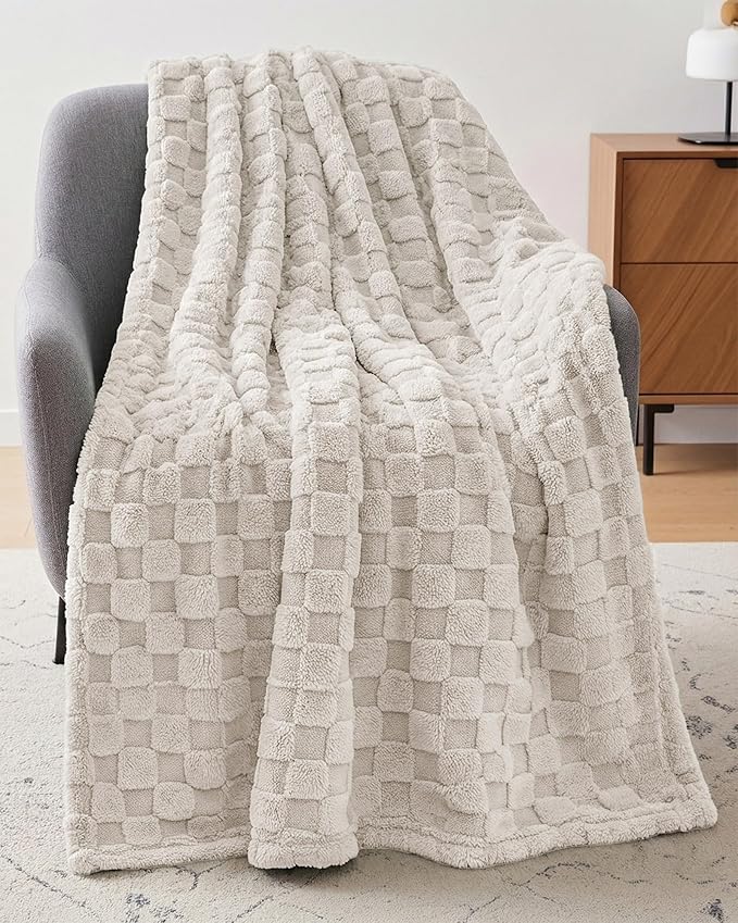Utopia Bedding Linen Checkered Fleece Throw Blanket for Couch or Bed, Soft Plush Cozy Blanket for Women and Men, Ultra Comfy Travel-Friendly Bed Throws for Relaxation, 50x60 Inches