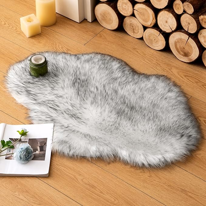 MIULEE Fluffy Rug Soft Shaggy Faux Fur Area Rug Luxury Plush Cloud Shape Carpet for Bedroom Living Room Sofa Chair 2 x 3 Feet, Gradient Grey
