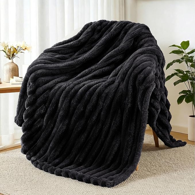 Exclusivo Mezcla Fleece Throw Blanket for Couch, Super Soft Striped Jacquard Bed Blanket, Lightweight Fuzzy Cozy for All Seasons, 50x60 Inches, Black