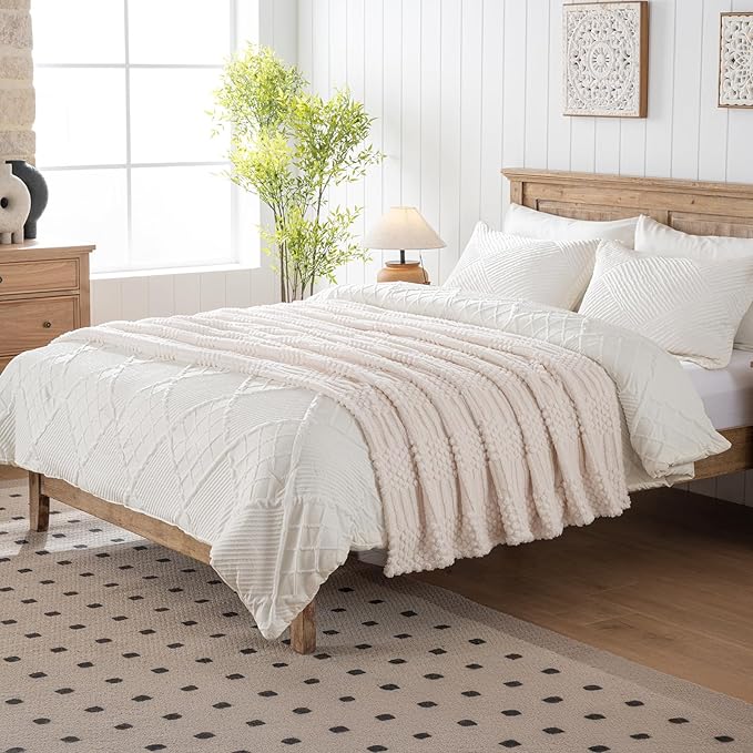 50x70 Inch Beige Throw Blanket - Soft & Fluffy Fleece, Cute & Aesthetic, Perfect for Sofa, Couch, Chair, Bed, Living Room & Bedroom, All-Season Use, Plush & Cozy Decorative Blanket