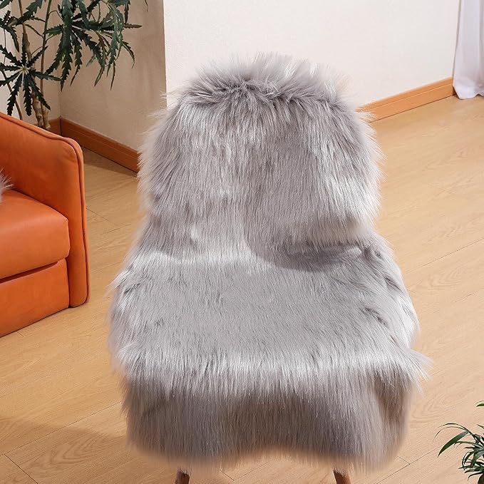 linmopm Faux Fur Rug Sheepskin Shag Fluffy Fuzzy Grey 2x3 ft Small Rugs for Bedroom Bedside Bed Floor Living Room Plush High-Density Cushion Carpet Super Sofa Cover