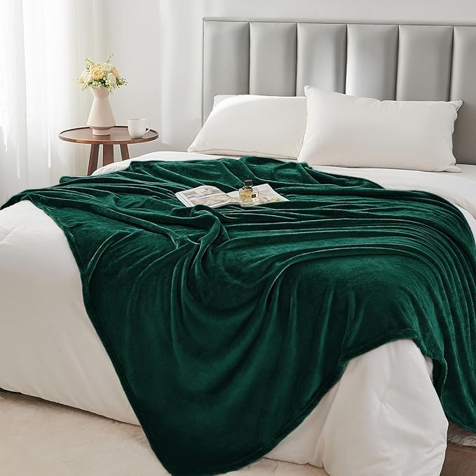 BEDELITE Fleece Blankets Queen Size Forest Green Throw Blankets for Bed, Luxury Plush Cozy Fuzzy Blanket 90x90 inches, Super Soft Warm Lightweight Throw Blanket All Seasons Suitable