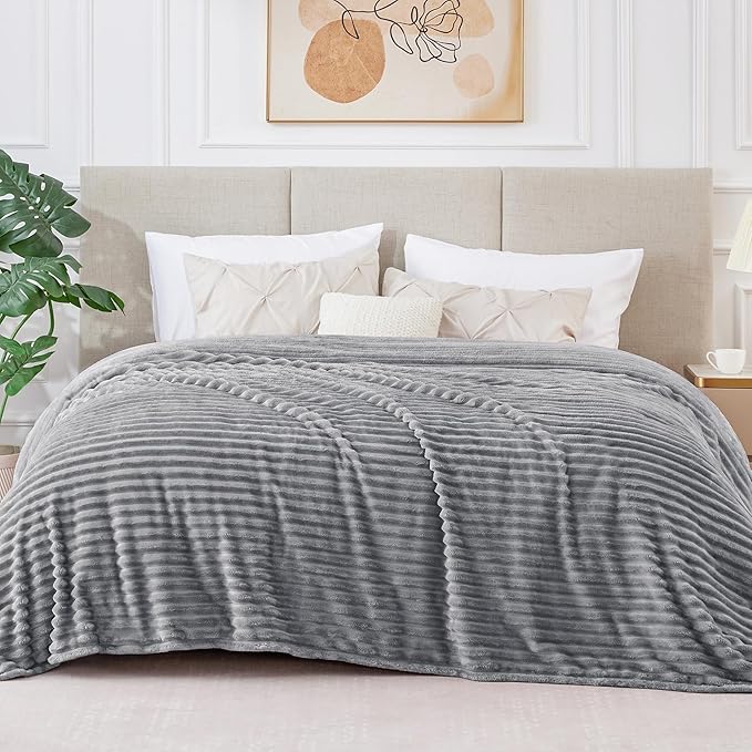 BEDELITE Fleece Blanket King Size – 3D Ribbed Jacquard Soft and Warm Decorative Fuzzy Blankets – Cozy, Fluffy, Plush Lightweight Throw Blankets for Couch, Bed, Sofa(Grey, 108x90 inches)