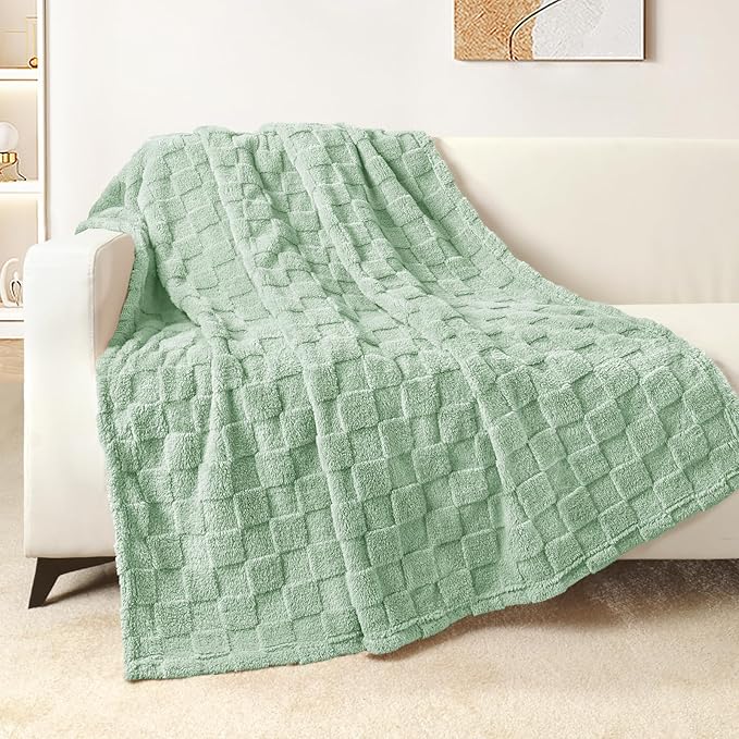 Exclusivo Mezcla Fleece Throw Blanket for Couch,Super Soft and Warm Lightweight Checkered Pattern Blanket for All Seasons, 50x60 Inches, Sage Green