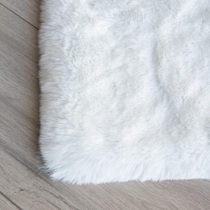 ORINOVA White Faux Fur Rug 5x7 Rugs for Living Room Shag Washable Area Rug Fuzzy Rugs for Bedroom Girl Room Decor Rectangle Rug